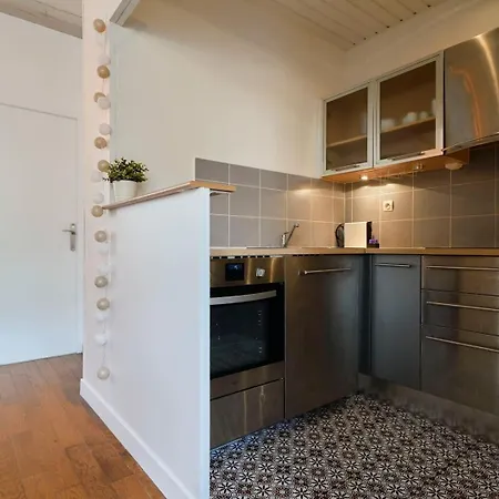 Apartment Charming 2 Bedroom With Terrace